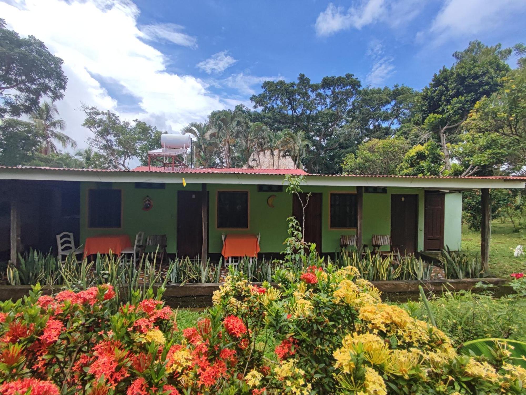 Eco-Lodge El Porvenir. Santa Cruz Zimmer foto